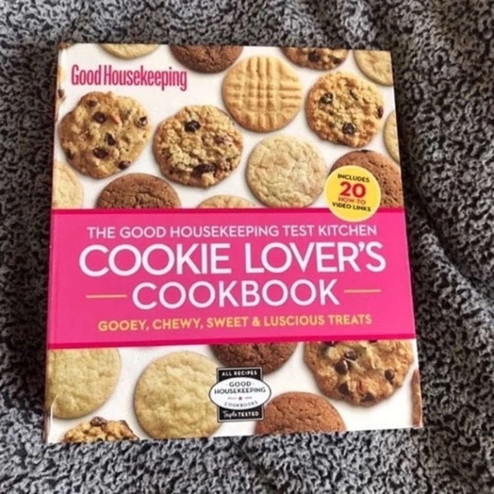 Good Housekeeping Test Kitchen Cookie Lover's Cookbook baking recipe treat book